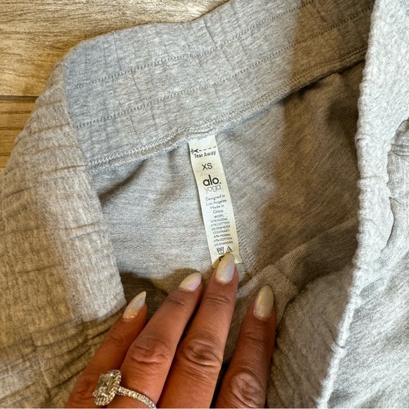 ALO SWEAT PANTS GREY SIZE XS - Picture 4 of 5
